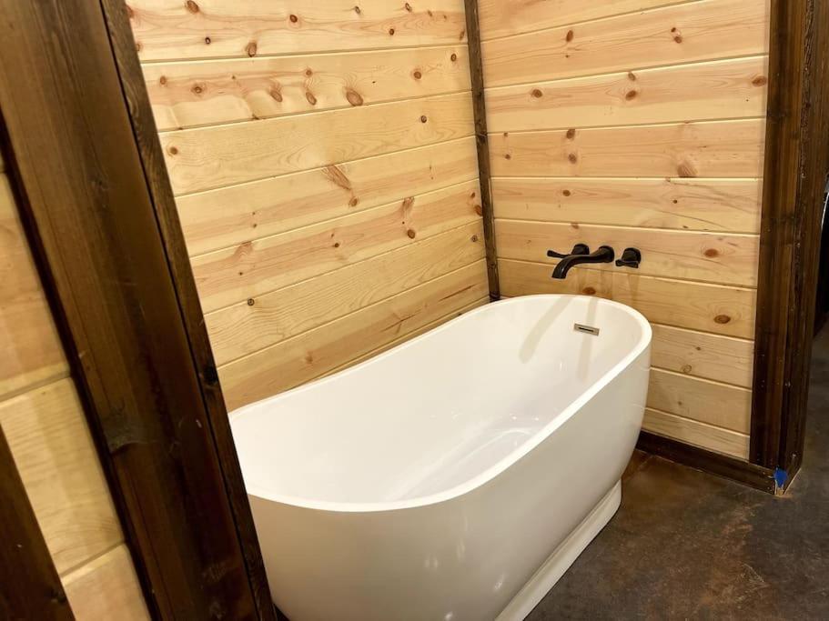 The Secluded Reset Button Cabin Broken Bow Eksteriør bilde